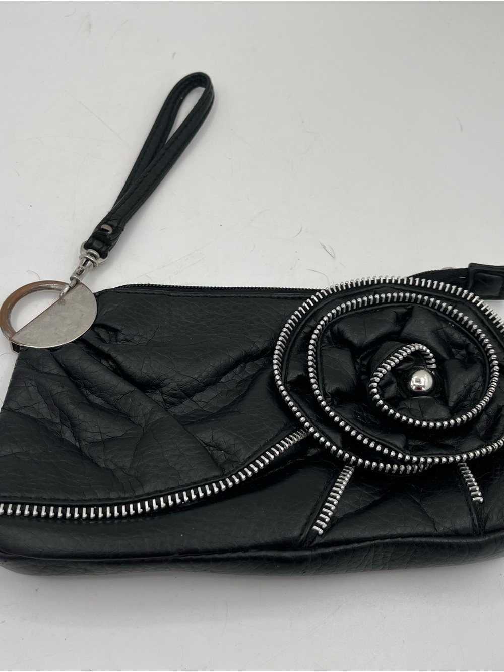 Vintage Chateau Black Zip-Trim Rose Wristlet Clutch